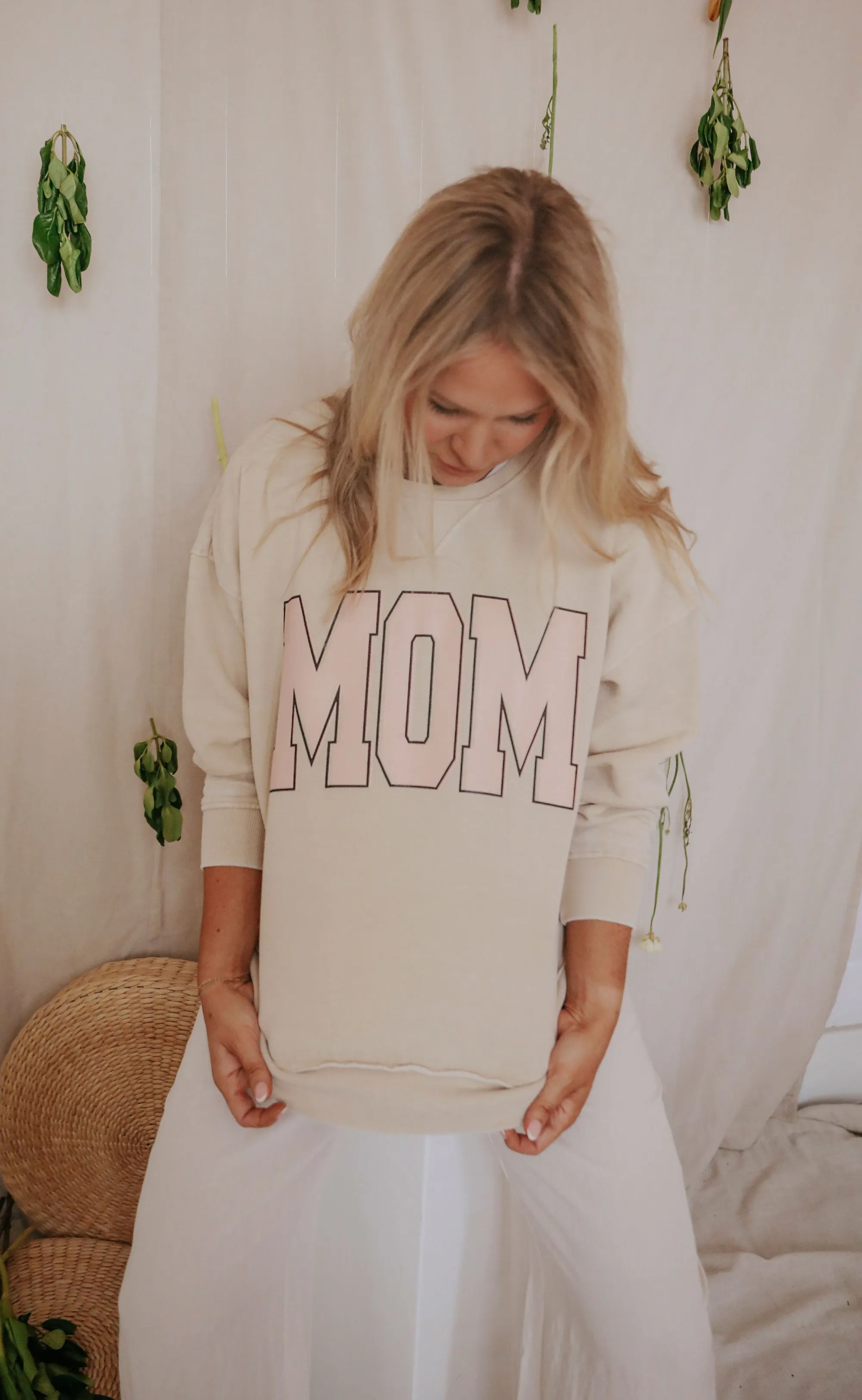 charlie southern: mom hi low sweatshirt - neutral