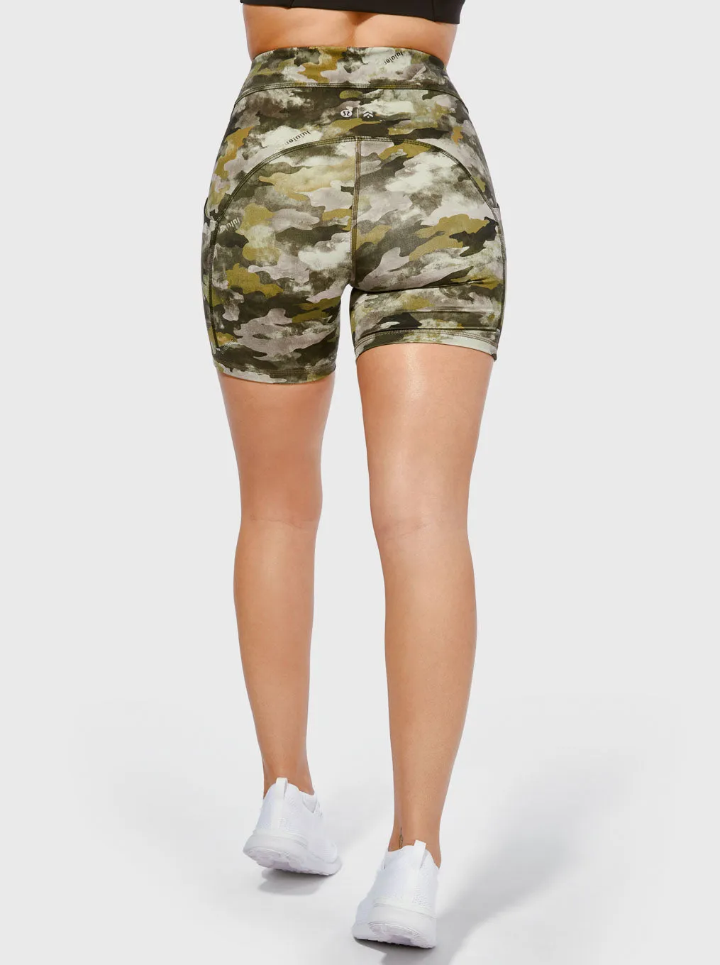 LULULEMON JUNIPER CAMO POWER THRU HR SHORT 6